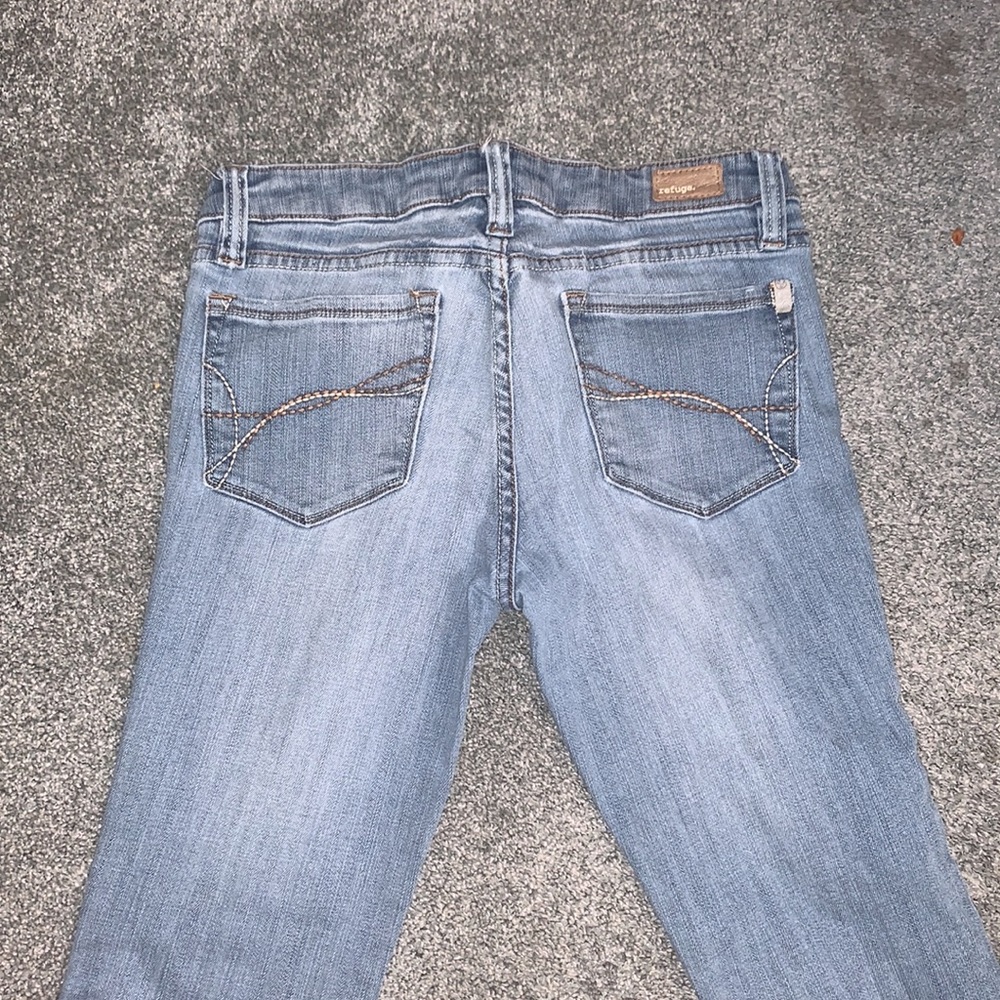 Women’s size 5 Refuge. Jeans